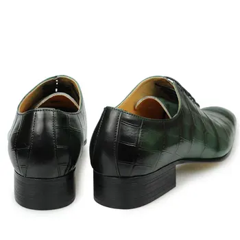  Muži Móda Zapatos De Hombre Dizajnér Bežné Módneho Priemyslu Oxford Topánky Šaty Svadobné Modrá Zelená Muž Nosenie Poukázal Čipky