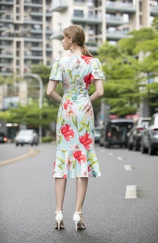  MIUXIMAO 2020 Letné Šaty Najnovšie Príchodu Vintage Krátke Sleevel Kvetina Tlače Fishtail Elegantný Štíhly Šaty Žien vestidos