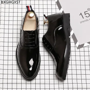  Čierna lakovaná Koža Obuv Muži Formálne Pánske Šaty Topánky Mokasíny Luxusné Značky Svadobné Topánky pre Mužov 2021 Zapatos Hombre Chaussure