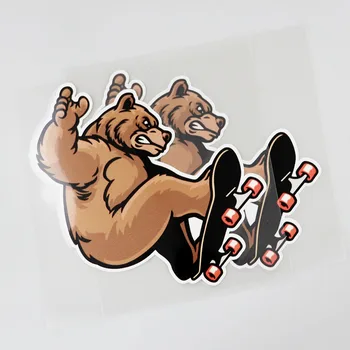  YJZT 13.4 CM×13.7 CM Odtlačkový Cartoon Grizzly Hrá Skateboard PVC Auto Nálepky, 11C-0407