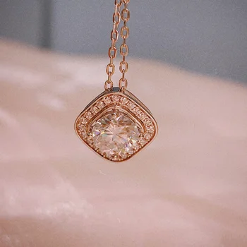  925 strieborný náhrdelník náušnice, prsteň Moissanite Luxusné štyroch-pazúr tvar Výročie darček 1ct DF farba kolo výborný strih