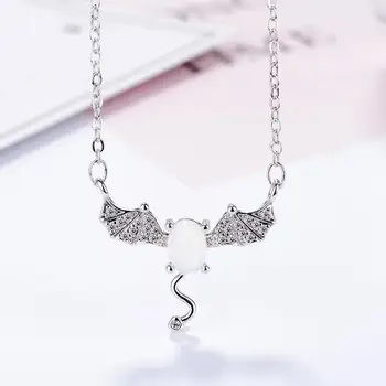  Nové Módne Nádherné Malý Diabol 925 Sterling Silver Šperky Osobnosti Bat Moonstone Crystal Populárne Náhrdelníky H331