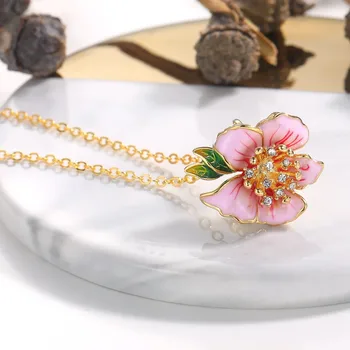  2021 Úplne Nové Ženské Smalt Peach Blossom Kvet Prívesok Náhrdelníky Kúzlo Crystal Choker Strany Šperky Výročie Darček