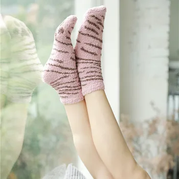  Nové harajuku Coral velvet ponožky dámske zimné pribrala bavlnené ponožky leopard mačací pazúr teplé obývacia poschodí ponožky uprostred trubice ponožky