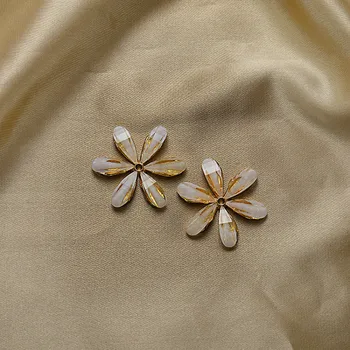  Kórejský módne šperky temperament dlho čerstvé a voľne žijúcich akryl 6 lístkov kvetu náušnice dámske šperky