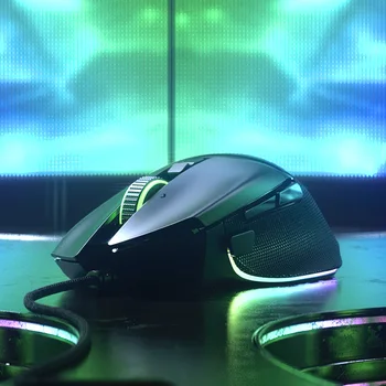 Razer Basilisk V3 Prispôsobiteľné Ergonomic Gaming Mouse: Chroma RGB Osvetlenie - 26K DPI Optický Senzor - HyperScroll Naklápacie Koliesko